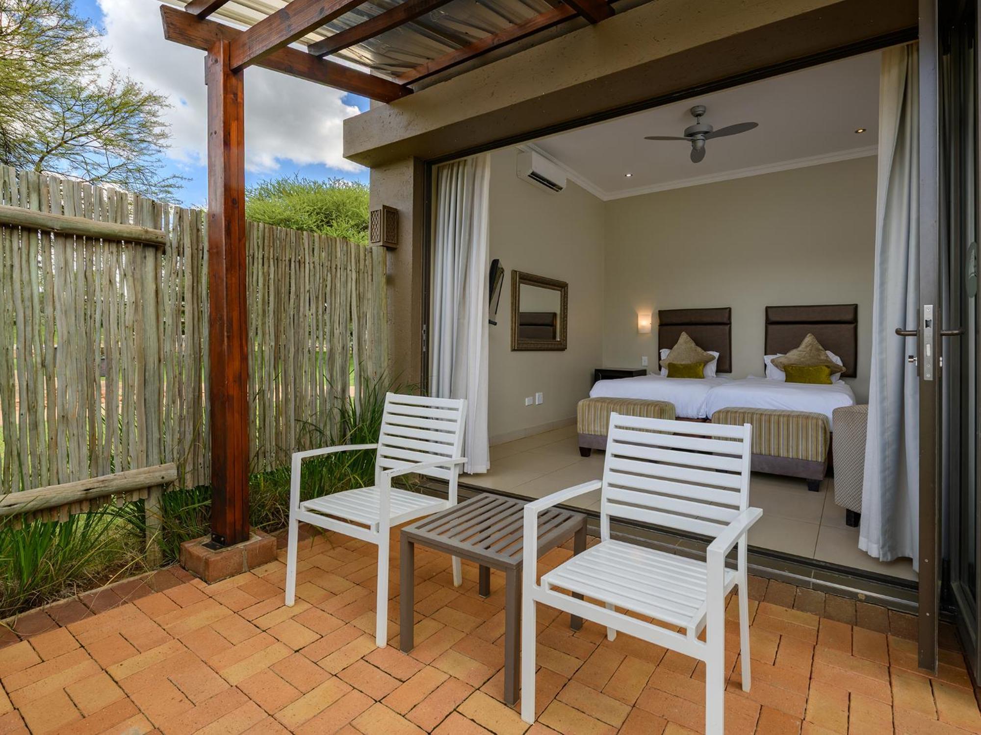 Monomotapa Village @ Legend Golf And Safari Resort Golders Green Екстер'єр фото