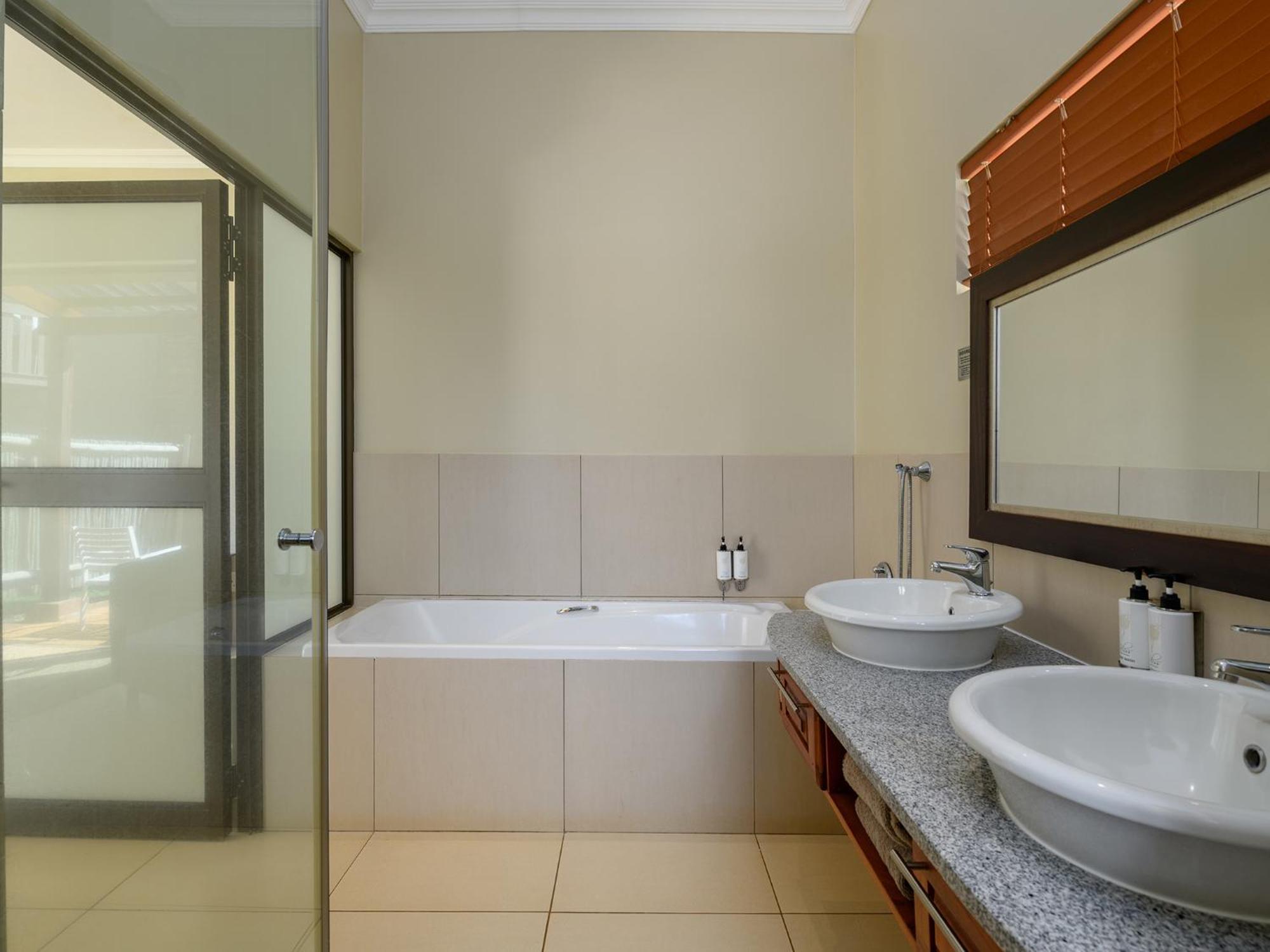 Monomotapa Village @ Legend Golf And Safari Resort Golders Green Екстер'єр фото