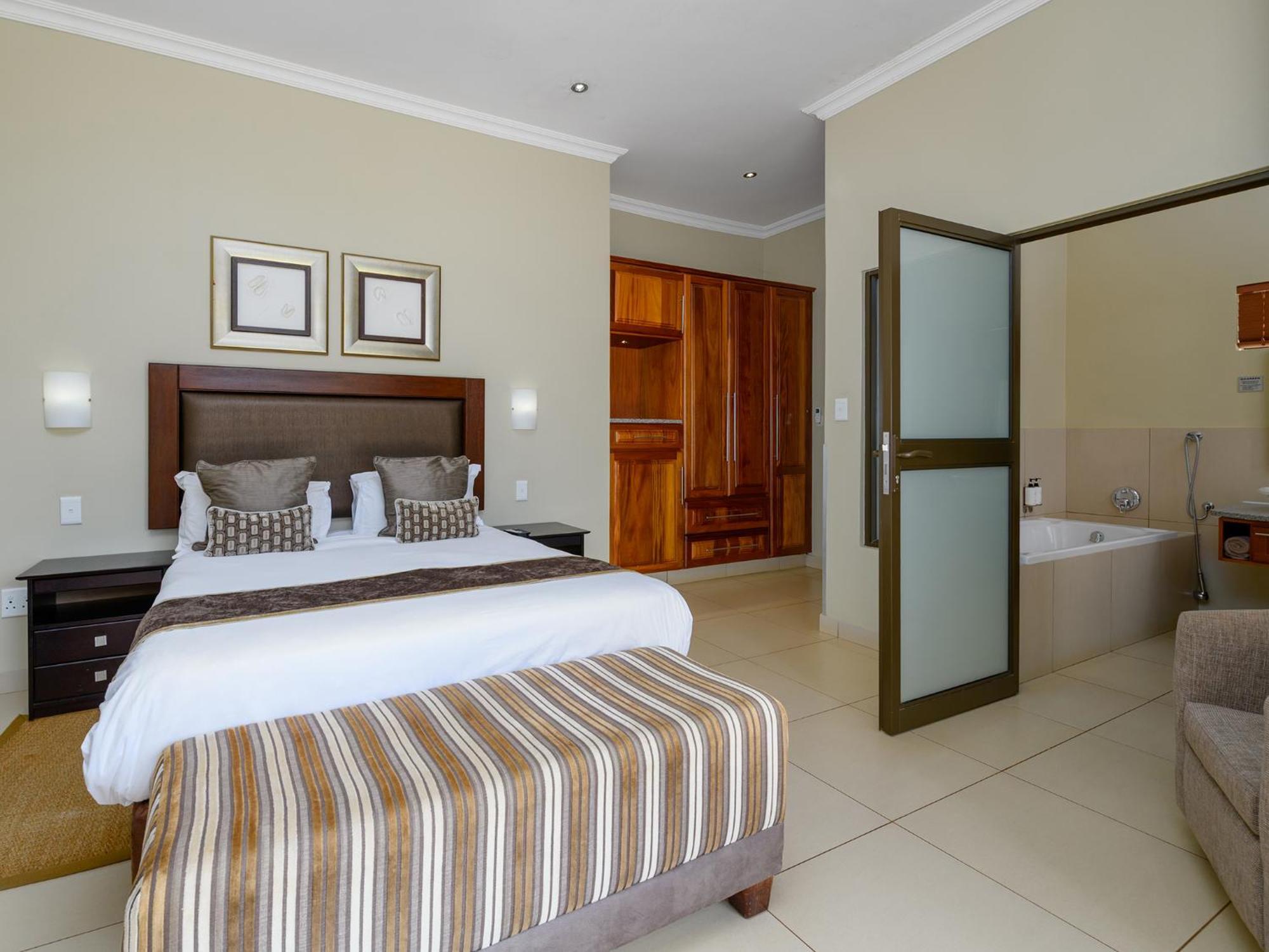 Monomotapa Village @ Legend Golf And Safari Resort Golders Green Екстер'єр фото
