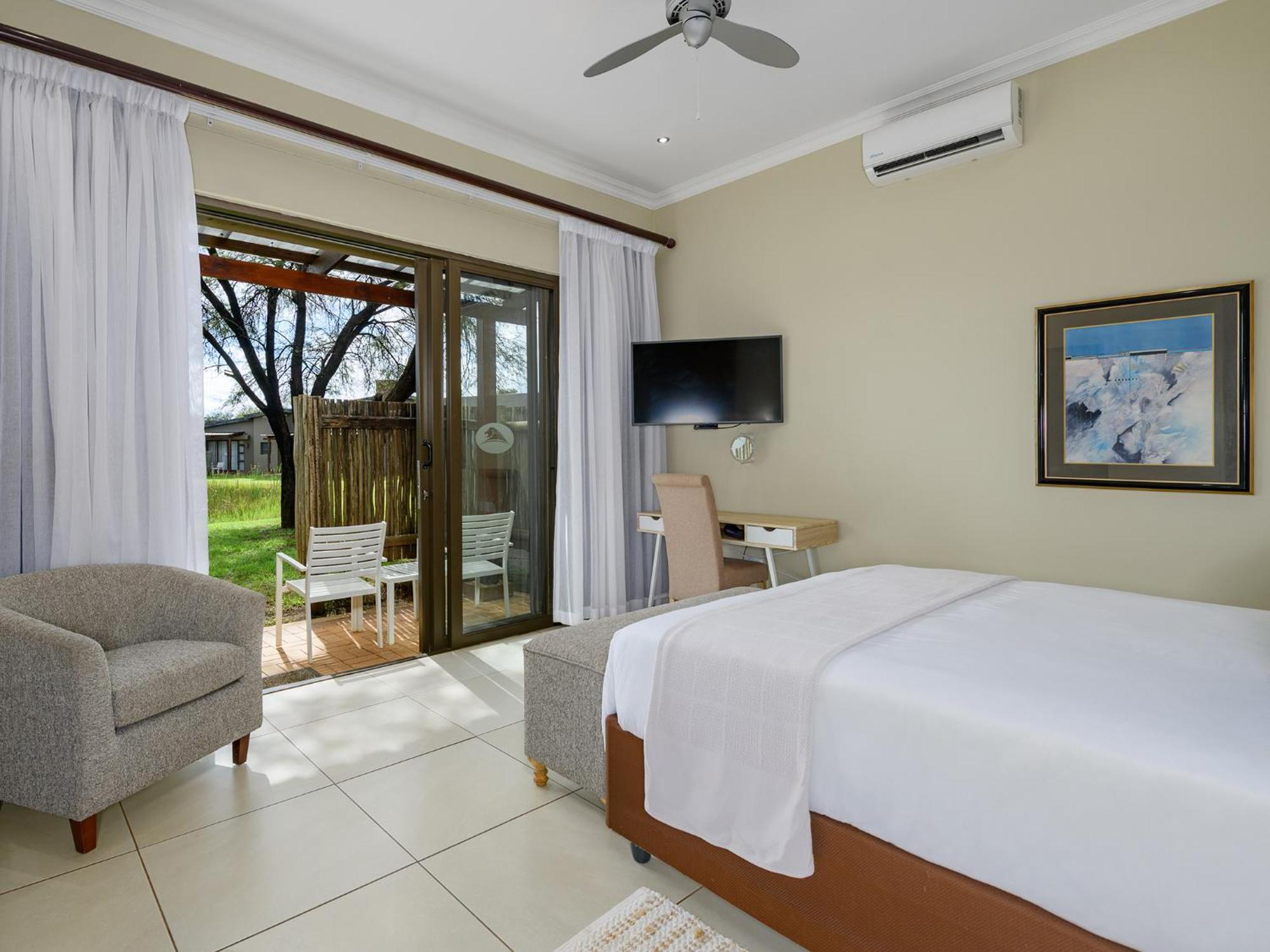 Monomotapa Village @ Legend Golf And Safari Resort Golders Green Екстер'єр фото